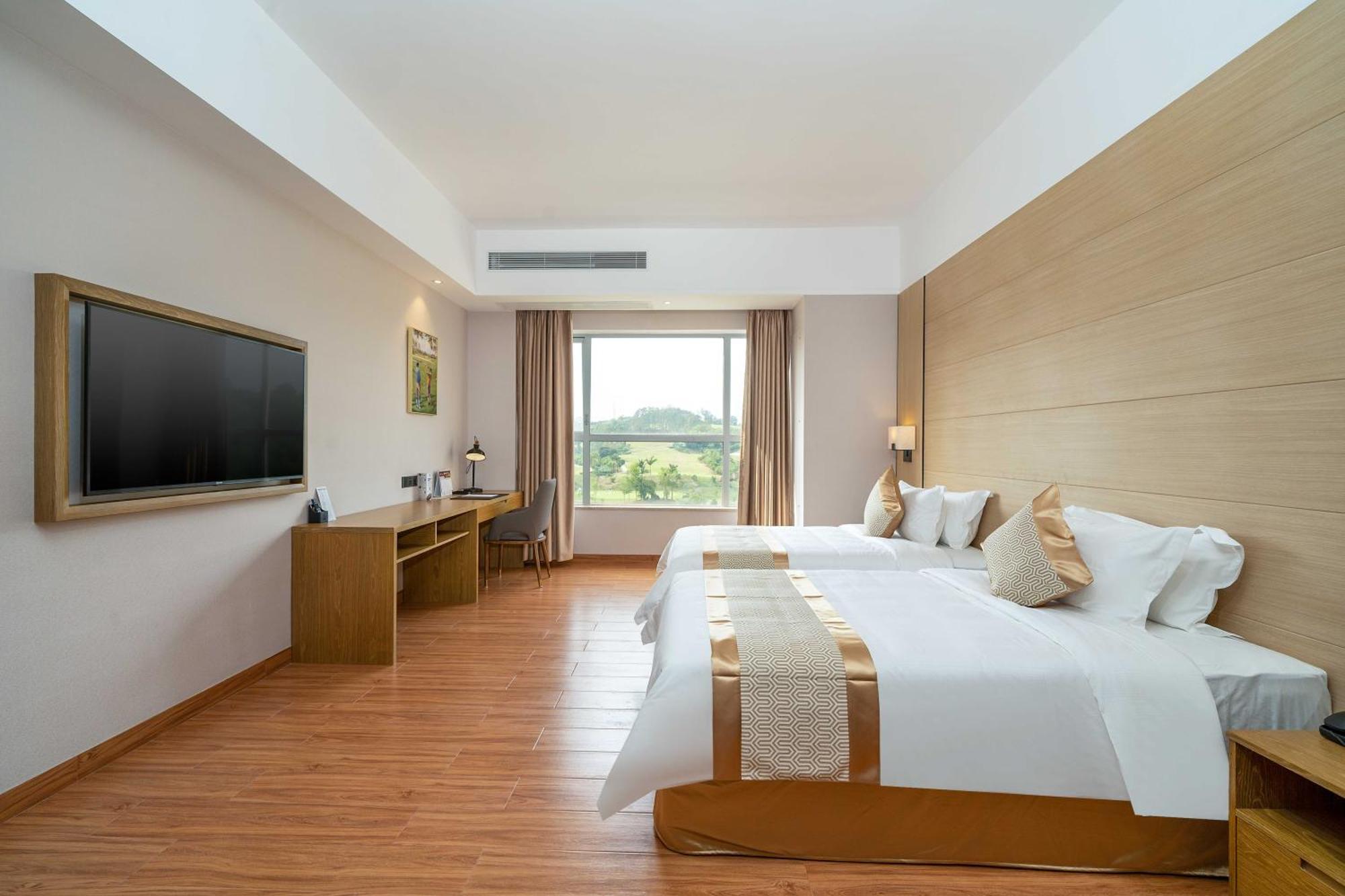 Phoenix Hill Hotel Dongguan - Golf Course Shop Exterior photo